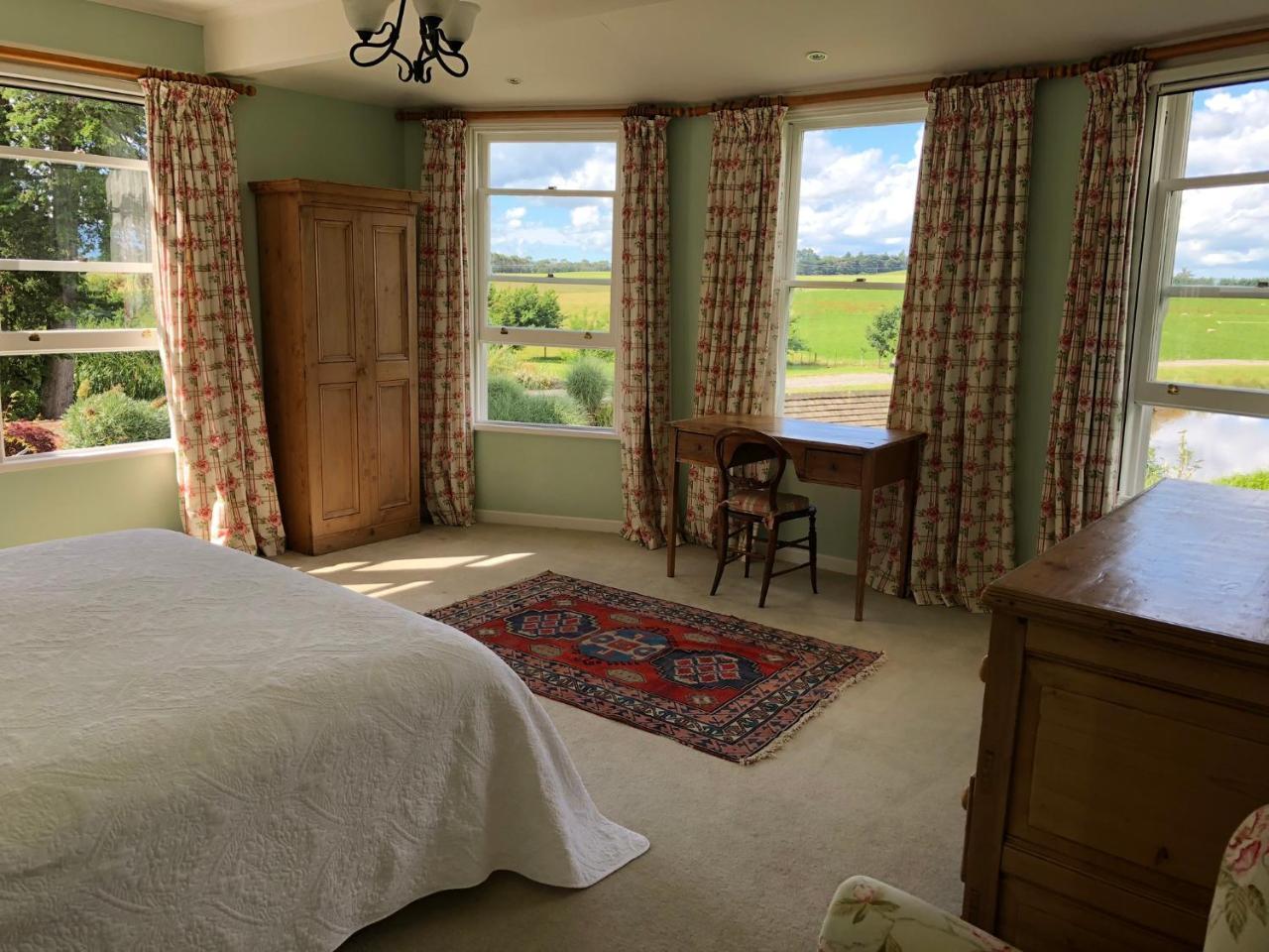 Te Kopura Lodge Martinborough Extérieur photo